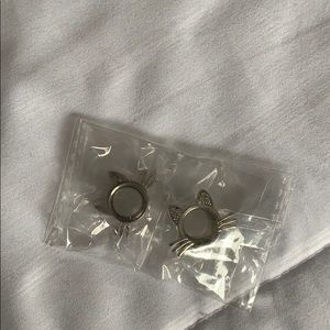 Silver cat plugs
